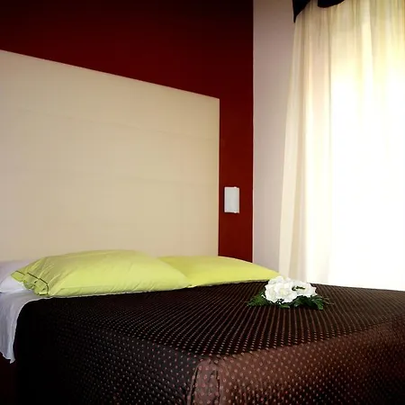 Monica Траглиата