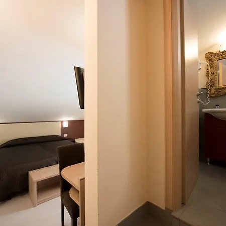 Monica Отель Траглиата