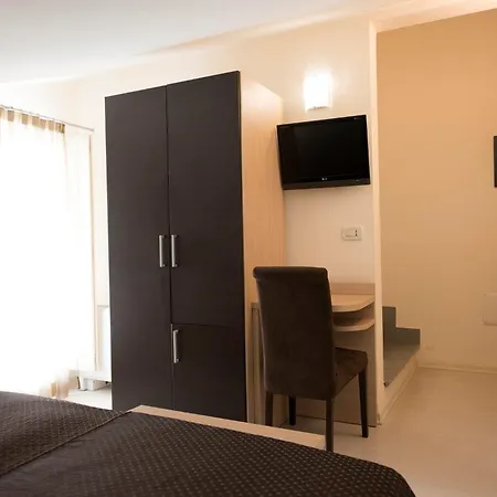 Monica Отель Траглиата