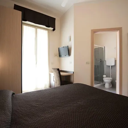 Monica Ξενοδοχείο