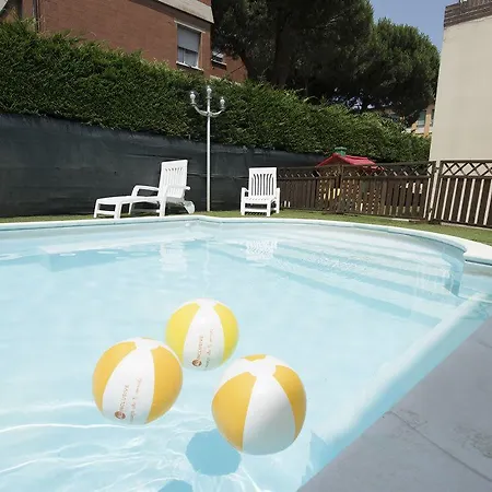 Monica Ξενοδοχείο