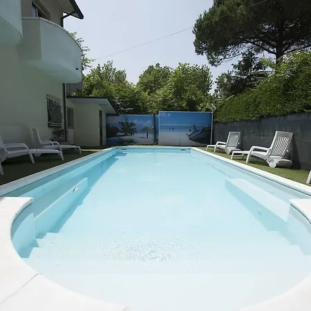 Monica Траглиата