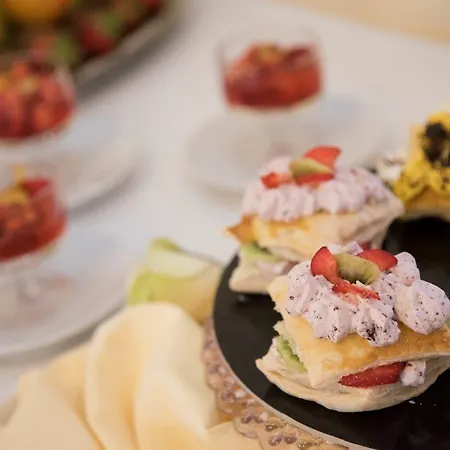 Ξενοδοχείο Monica