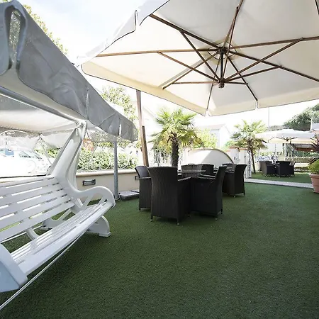 Monica Отель Траглиата