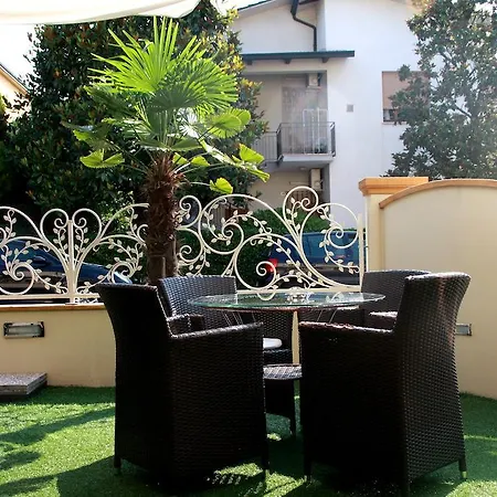 Hotel Monica